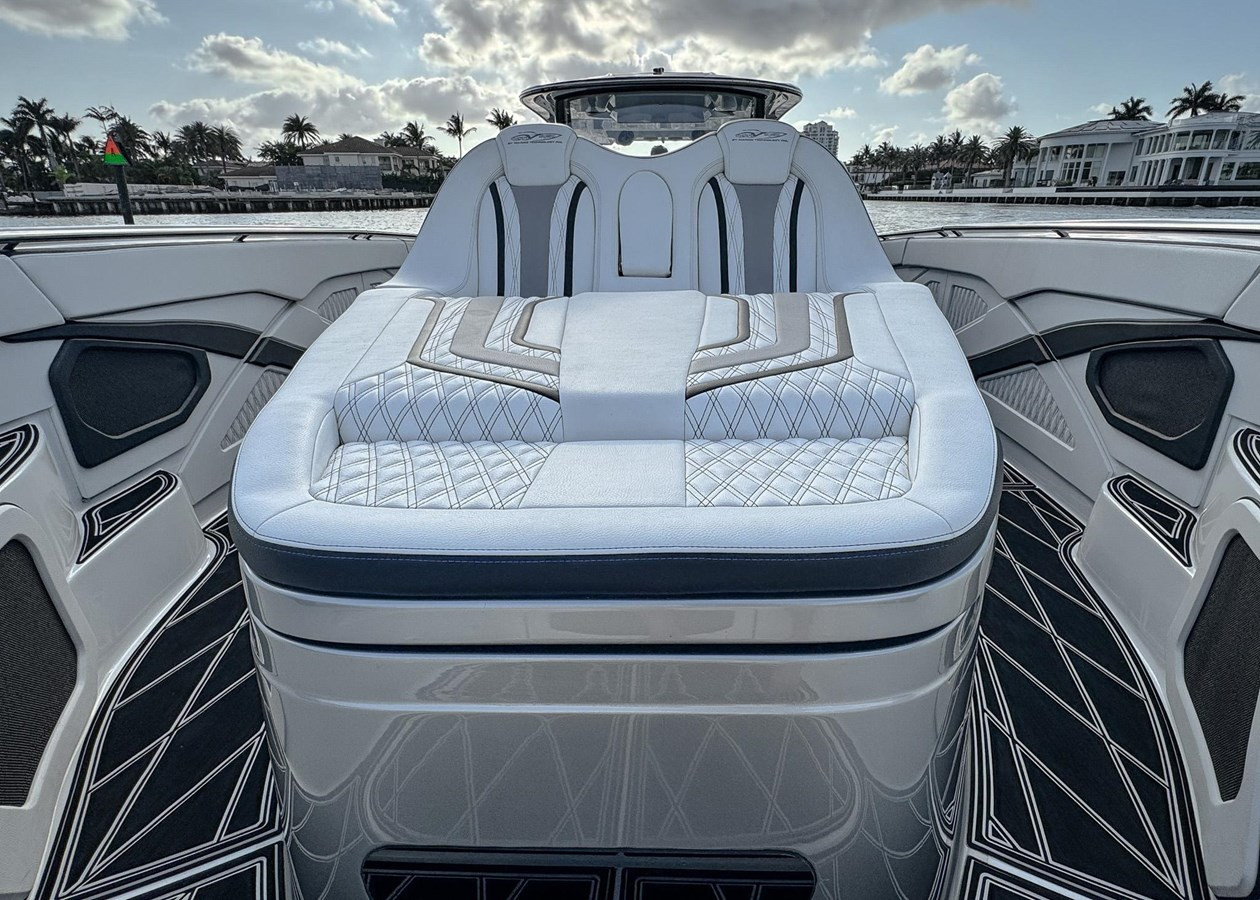 https://arconyachts.ams3.digitaloceanspaces.com/205102/conversions/large_4241833-optimize.jpg