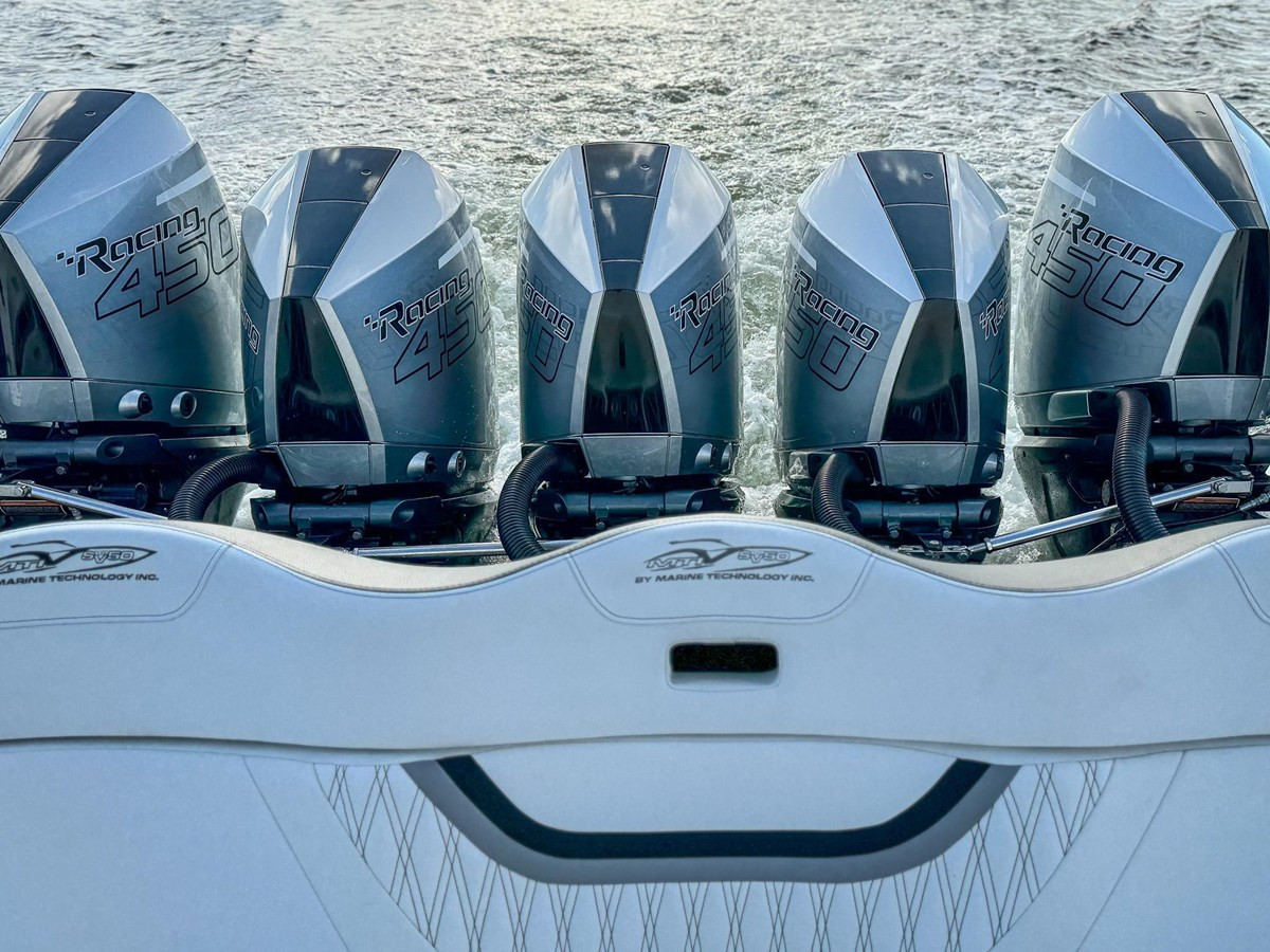 https://arconyachts.ams3.digitaloceanspaces.com/205103/conversions/large_4243113-optimize.jpg