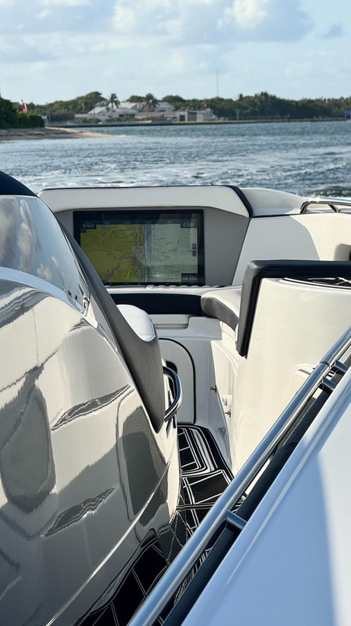 https://arconyachts.ams3.digitaloceanspaces.com/205111/conversions/large_4243117-optimize.jpg