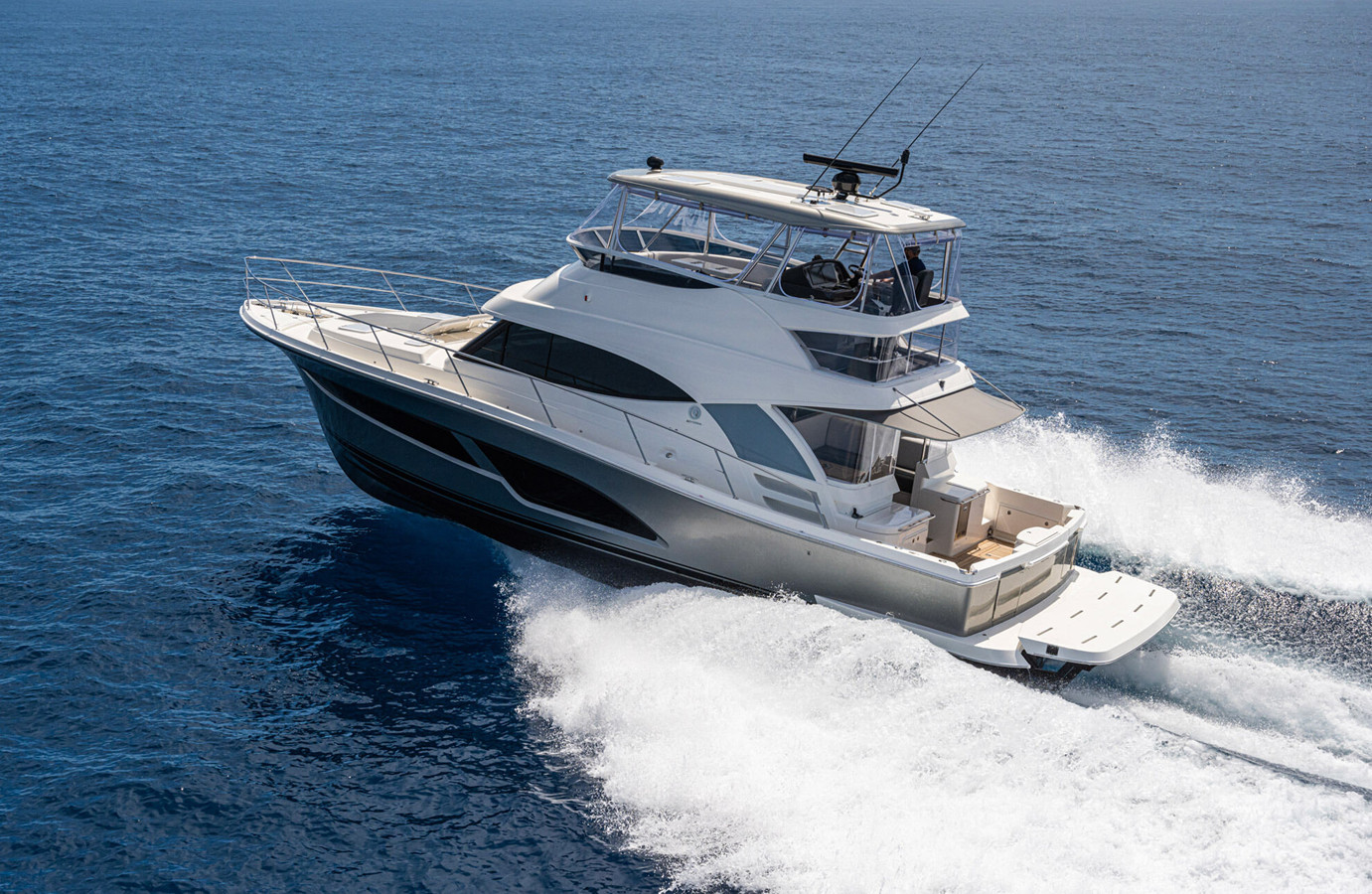 46 SPORTS MOTOR YACHT