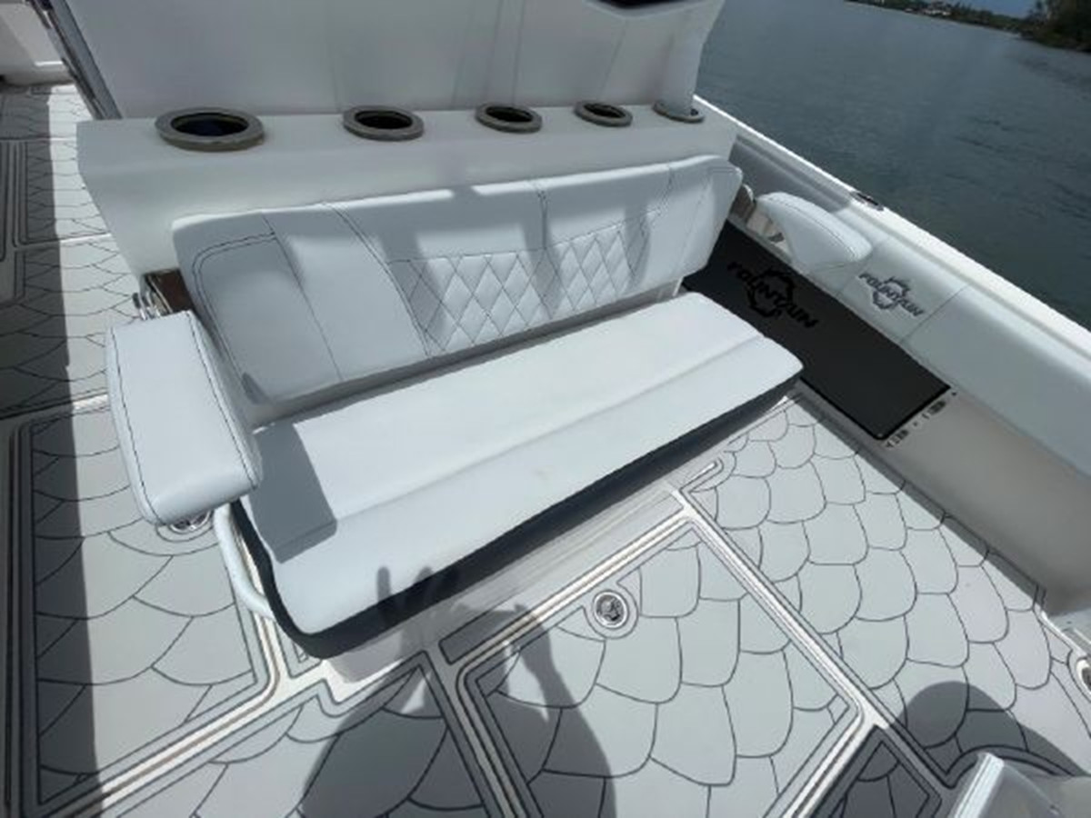 https://arconyachts.ams3.digitaloceanspaces.com/208941/conversions/large_3940239-optimize.jpg