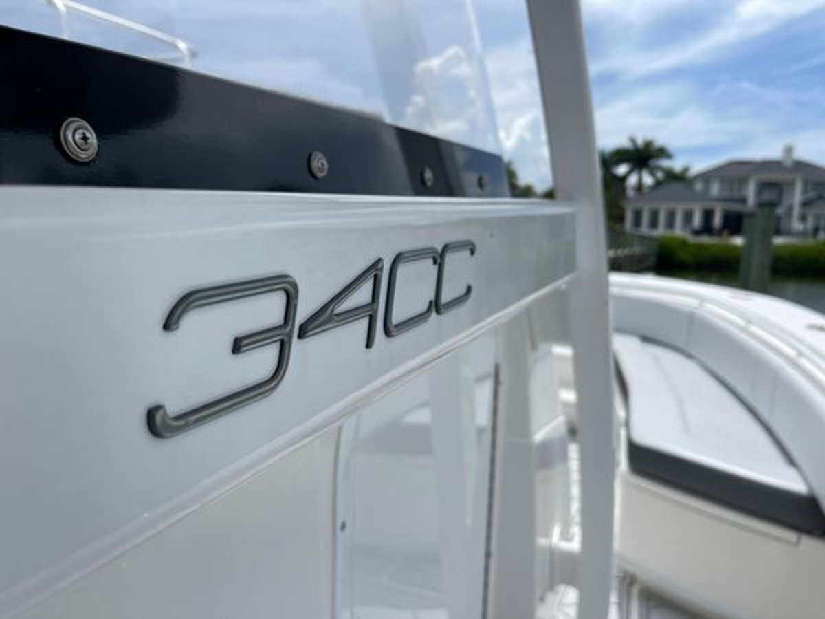 https://arconyachts.ams3.digitaloceanspaces.com/208975/conversions/large_3940253-optimize.jpg