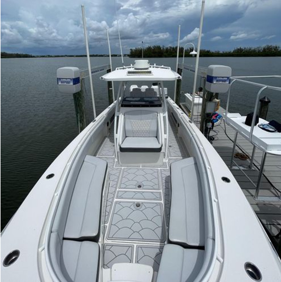 https://arconyachts.ams3.digitaloceanspaces.com/208983/conversions/large_3940257-optimize.jpg