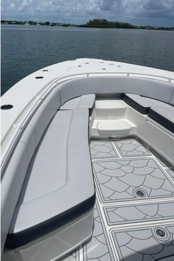 https://arconyachts.ams3.digitaloceanspaces.com/208988/conversions/large_3940262-optimize.jpg