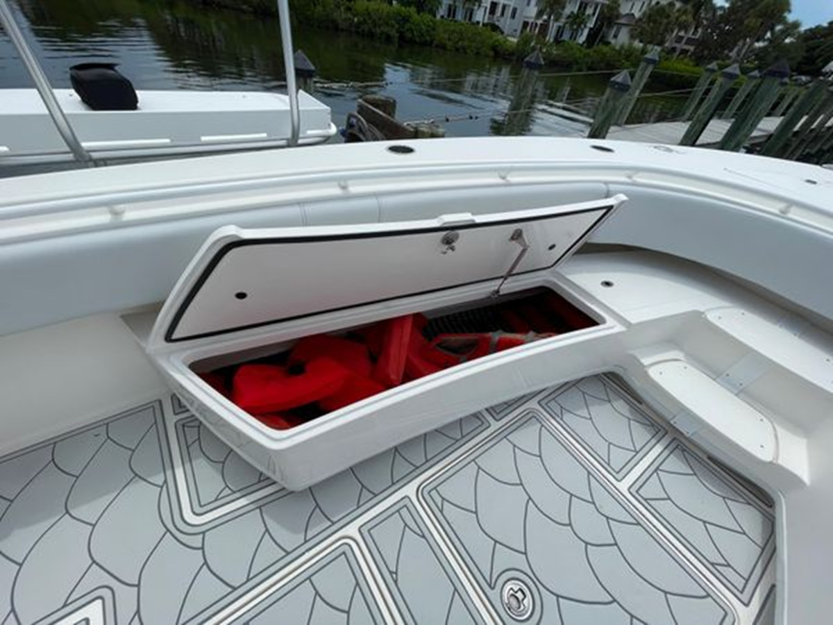 https://arconyachts.ams3.digitaloceanspaces.com/208990/conversions/large_3940264-optimize.jpg