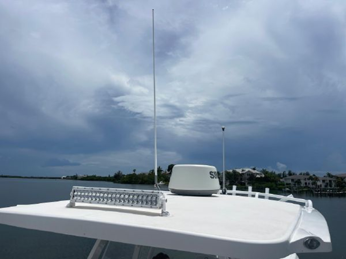 https://arconyachts.ams3.digitaloceanspaces.com/209000/conversions/large_3940274-optimize.jpg