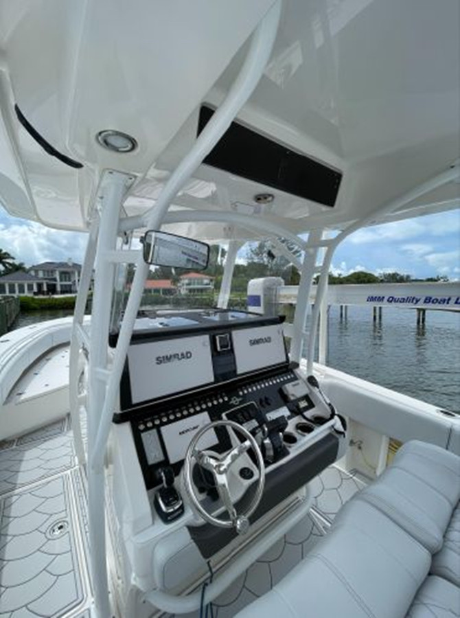 https://arconyachts.ams3.digitaloceanspaces.com/209010/conversions/large_3940281-optimize.jpg