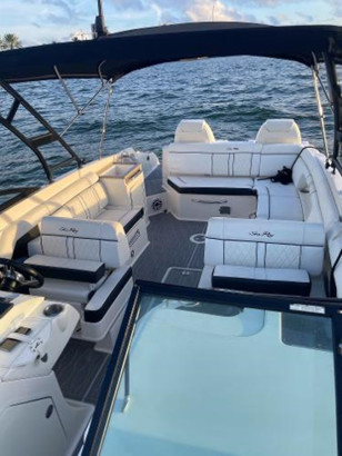 SEA RAY 290 SUNDECK
