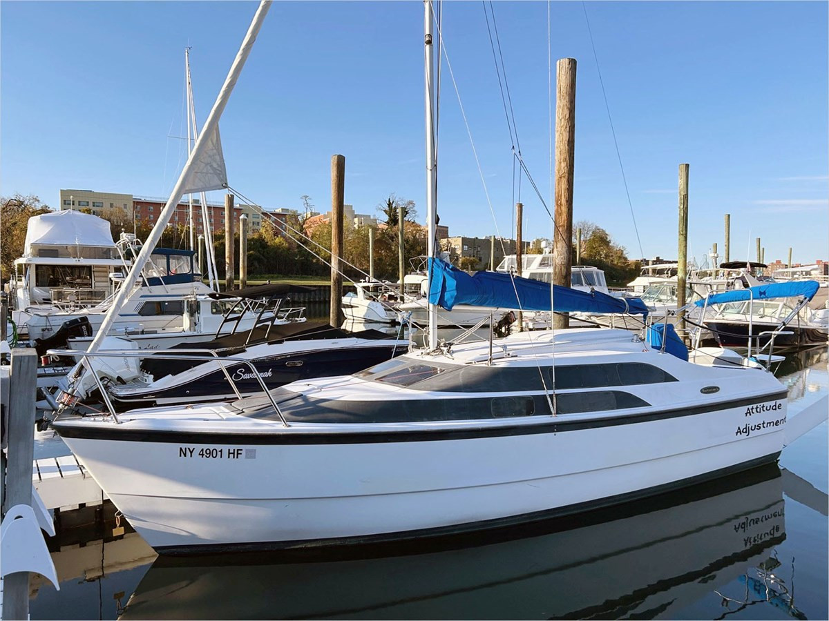 26' MCGREGOR 2010 26M