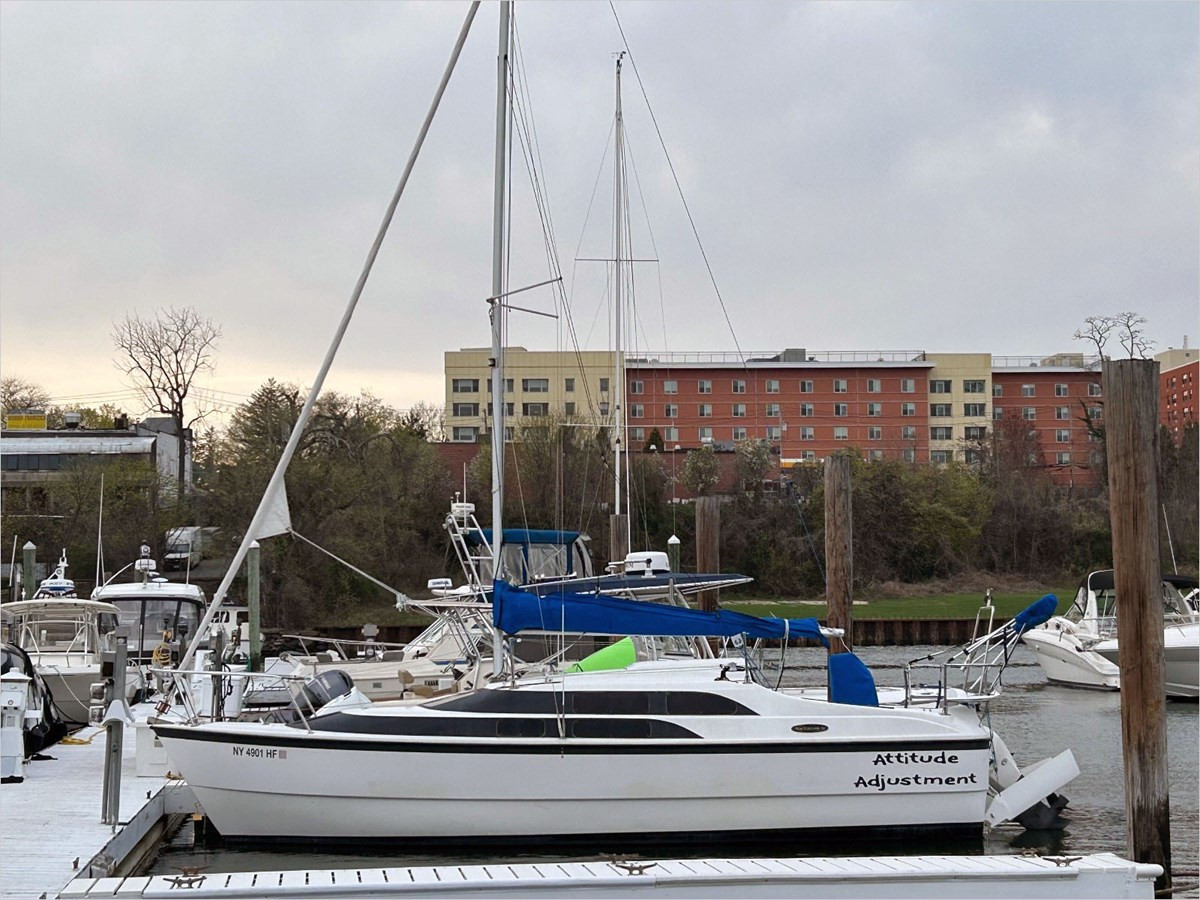 26' MCGREGOR 2010 26M