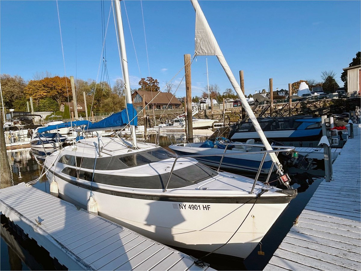 26' MCGREGOR 2010 26M