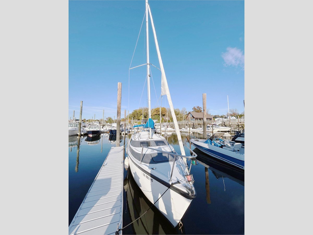 26' MCGREGOR 2010 26M