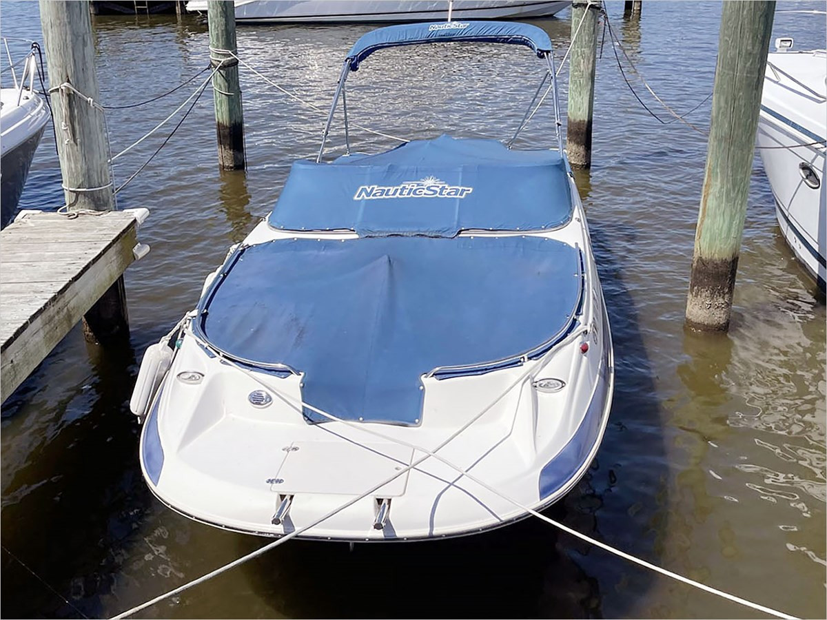 25' NAUTIC STAR 2011 252 SL SPORT DECK