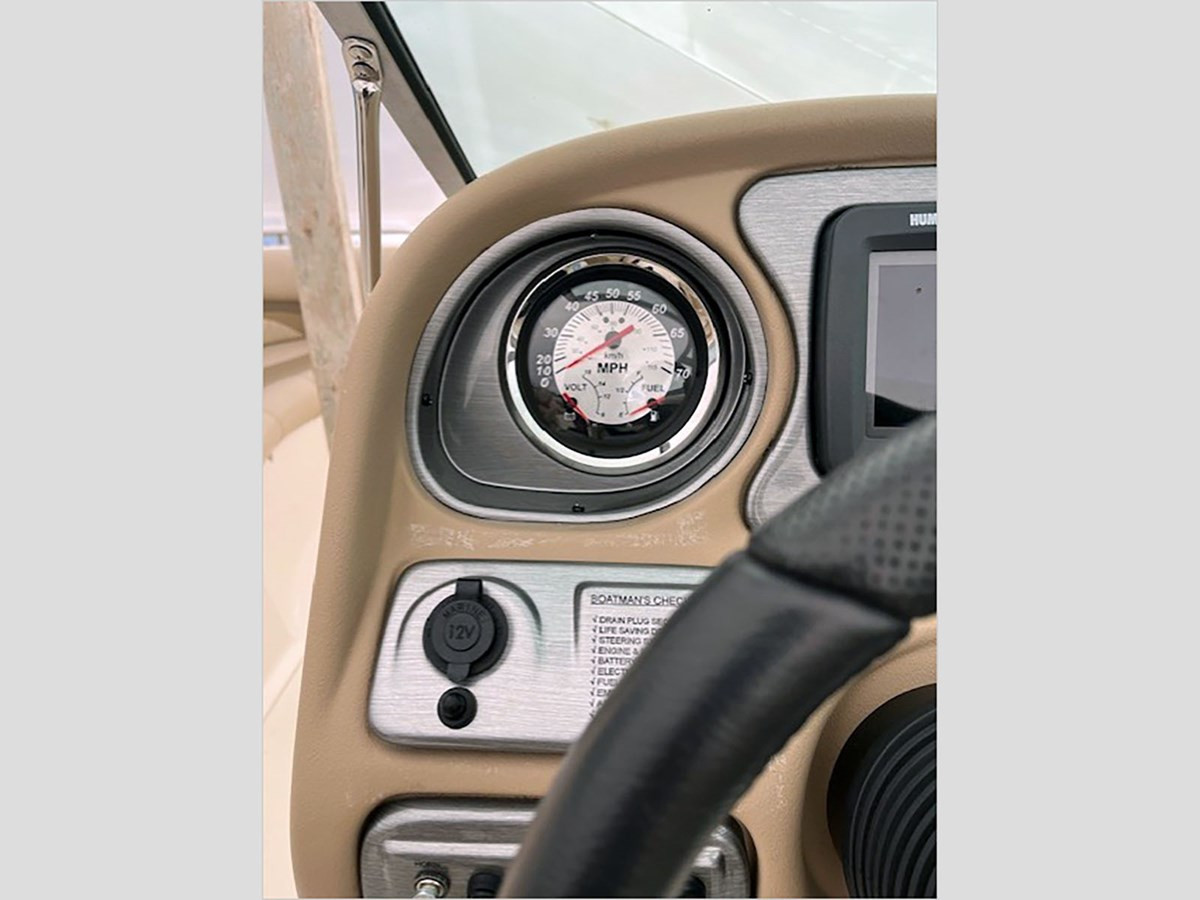 25' NAUTIC STAR 2011 252 SL SPORT DECK