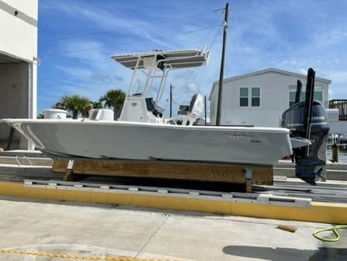 2019 TIDEWATER 2500 CAROLINA BAY