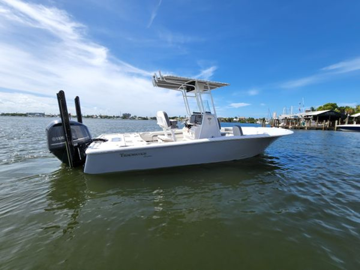 2019 TIDEWATER 2500 CAROLINA BAY