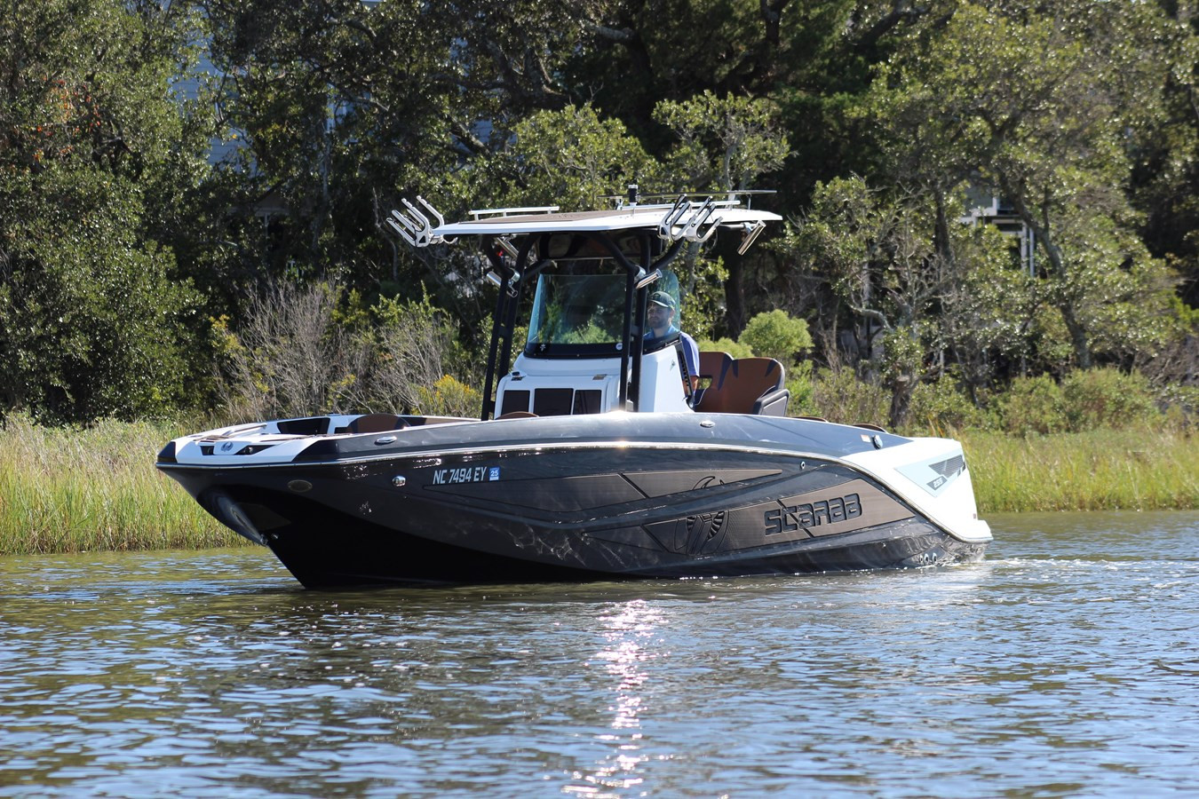 25' SCARAB 255 OPEN ID