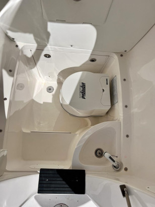 2010 INTREPID 245 CENTER CONSOLE