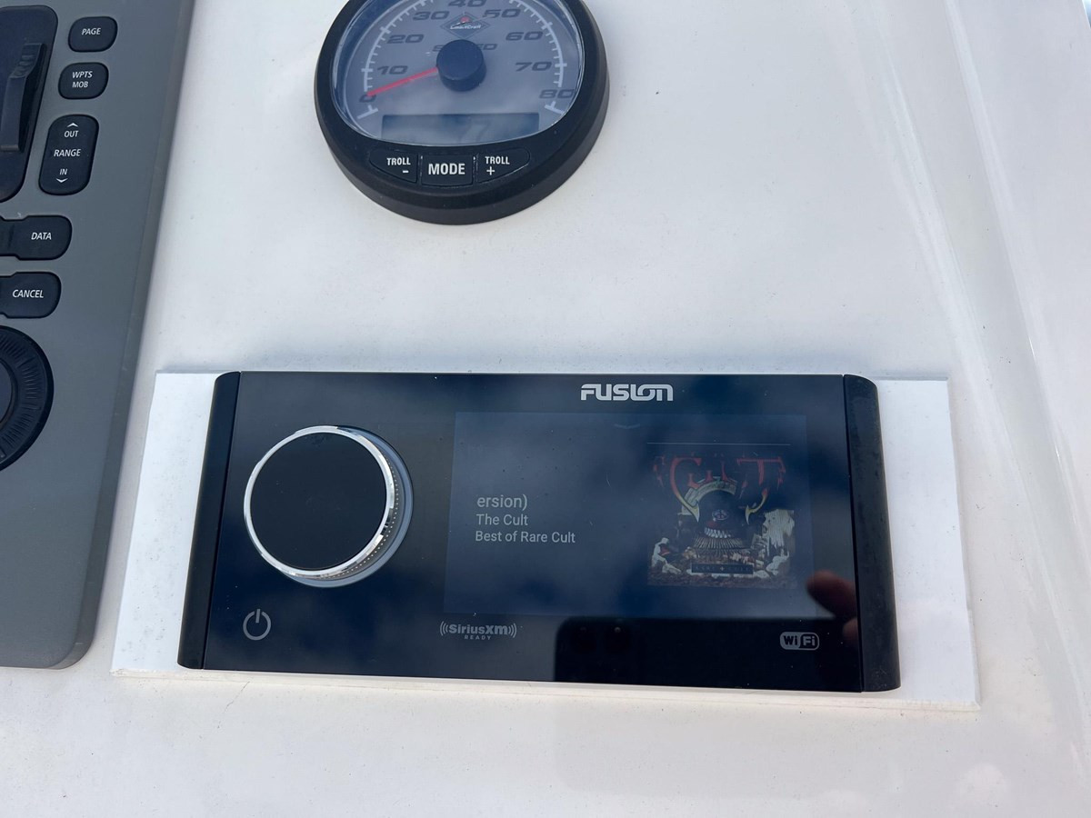 https://arconyachts.ams3.digitaloceanspaces.com/210656/conversions/large_4242119-optimize.jpg