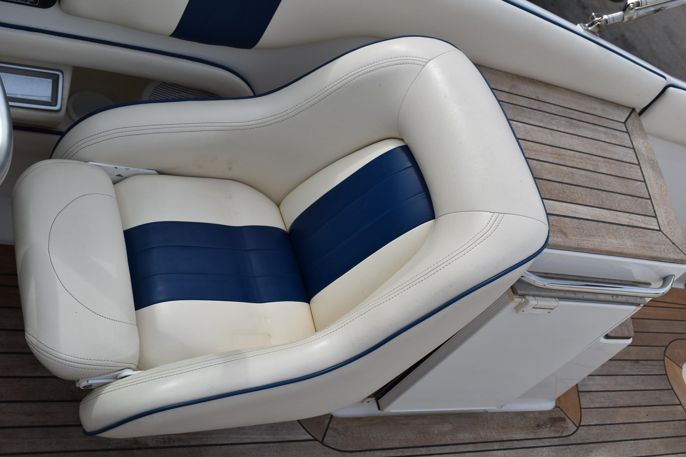 https://arconyachts.ams3.digitaloceanspaces.com/211044/conversions/large_4861274-optimize.jpg