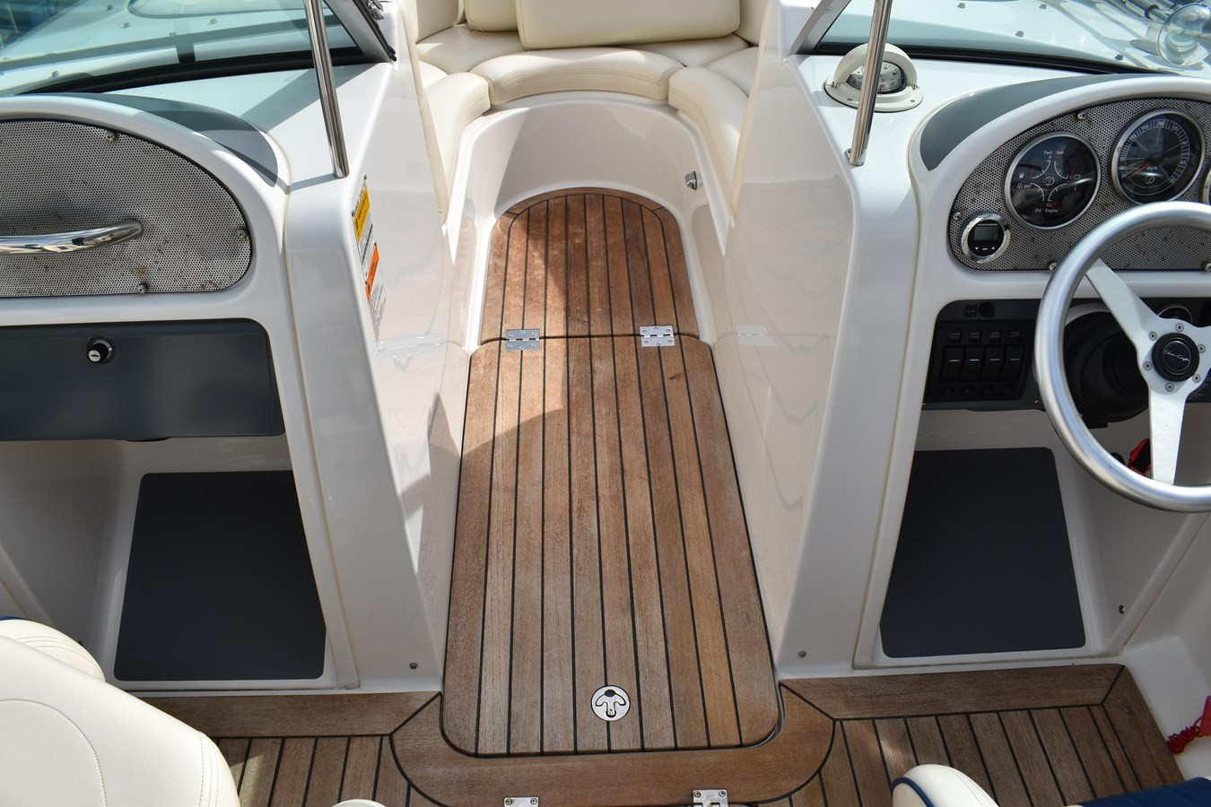 https://arconyachts.ams3.digitaloceanspaces.com/211052/conversions/large_4861278-optimize.jpg