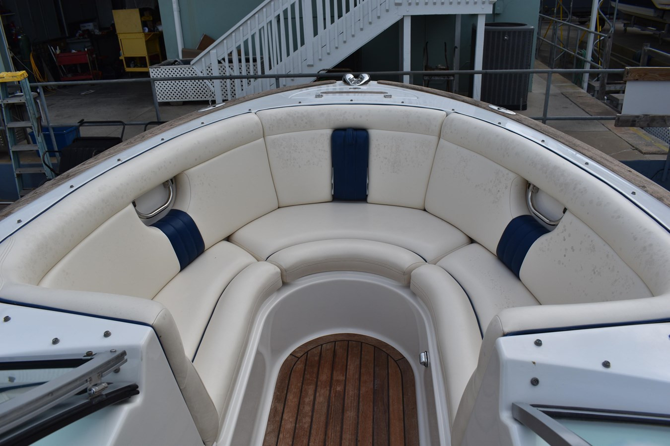 https://arconyachts.ams3.digitaloceanspaces.com/211060/conversions/large_4861282-optimize.jpg