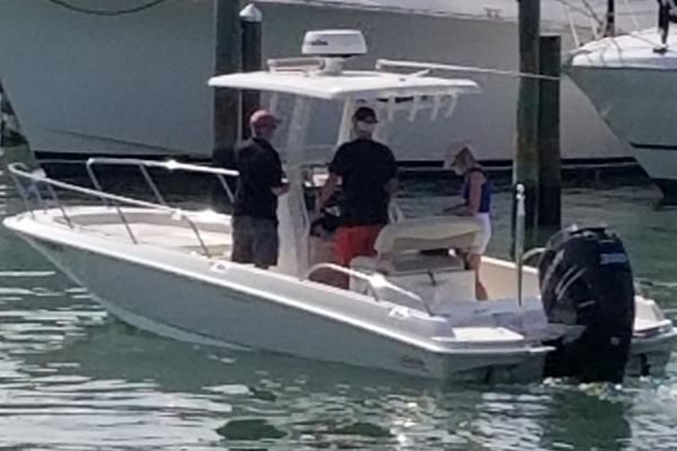 2018 BOSTON WHALER DAUNTLESS 240