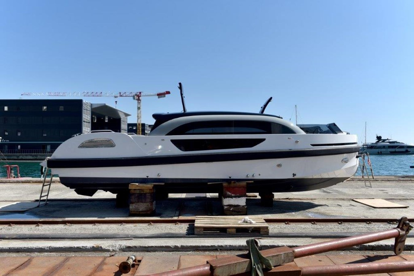 WB 7.5M CUSTOM LIMO TENDER