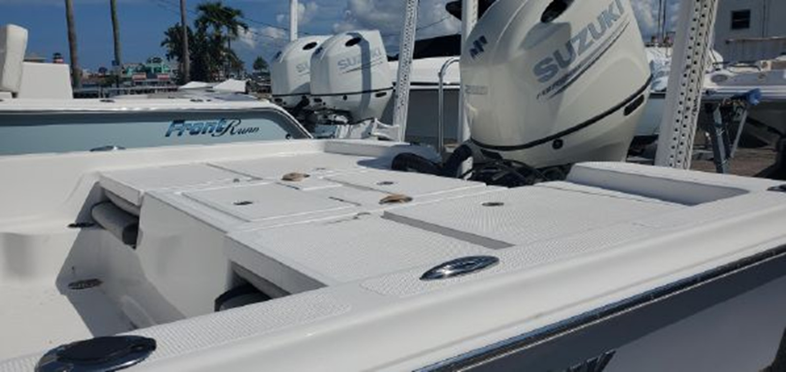 https://arconyachts.ams3.digitaloceanspaces.com/211320/conversions/large_3940140-optimize.jpg
