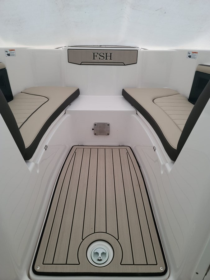 https://arconyachts.ams3.digitaloceanspaces.com/211356/conversions/large_4820053-optimize.jpg