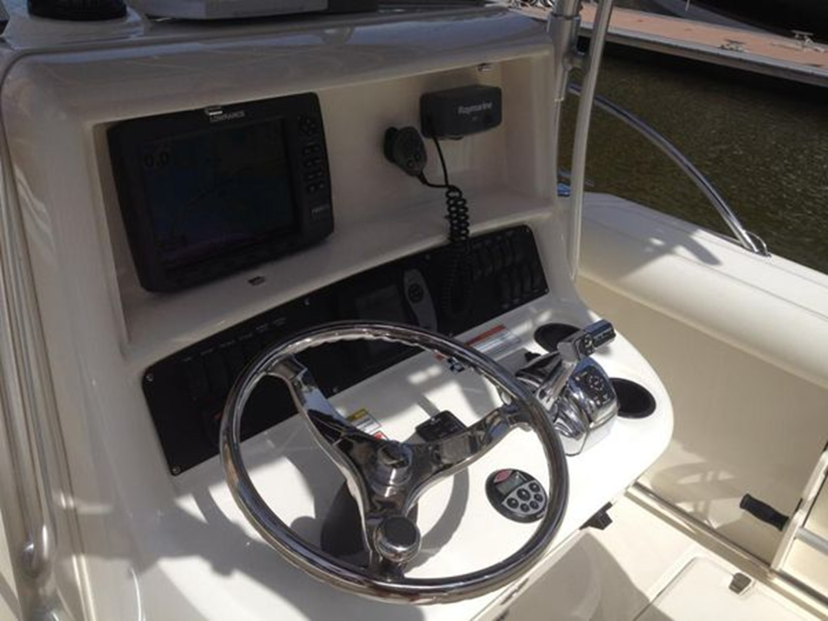 2007 BOSTON WHALER 240 OUTRAGE