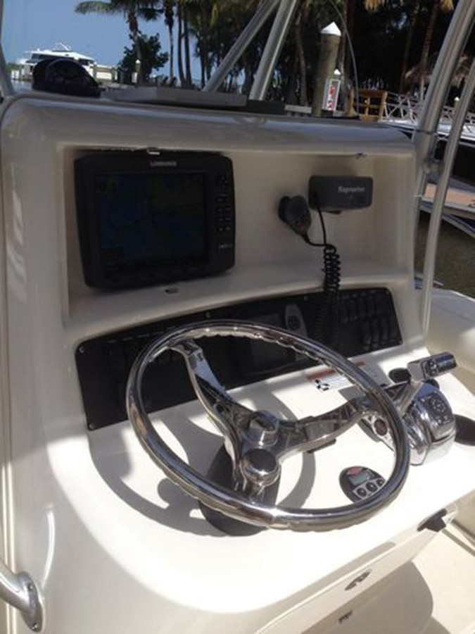 2007 BOSTON WHALER 240 OUTRAGE