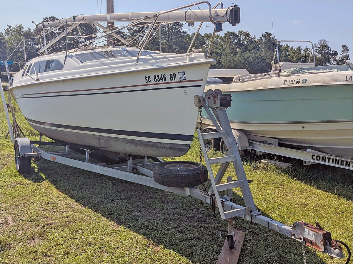 24' HUNTER 1998 240
