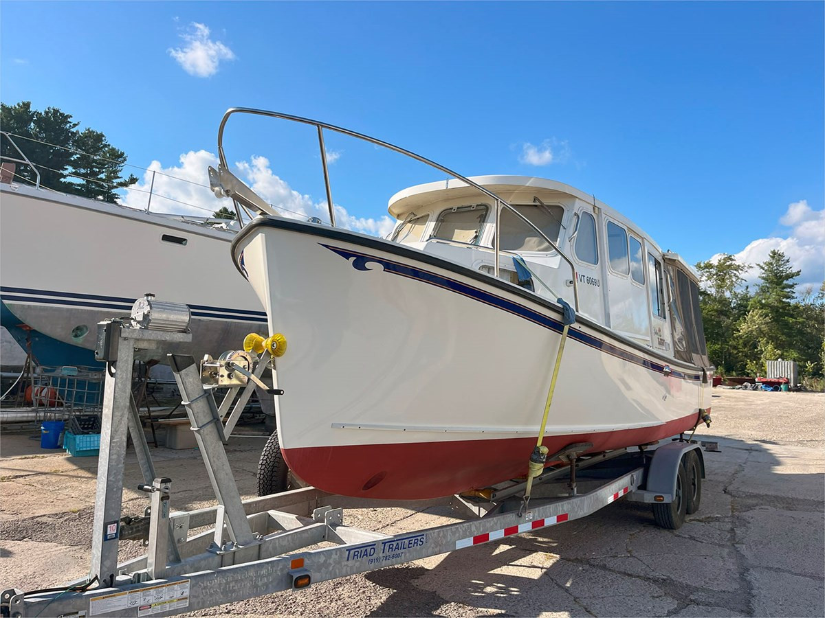 24' HALIFAX 1999 ROSBOROUGH RF 246