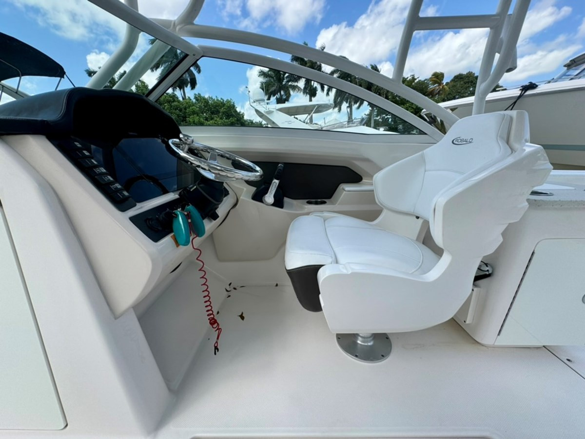 https://arconyachts.ams3.digitaloceanspaces.com/212100/conversions/large_4183540-optimize.jpg