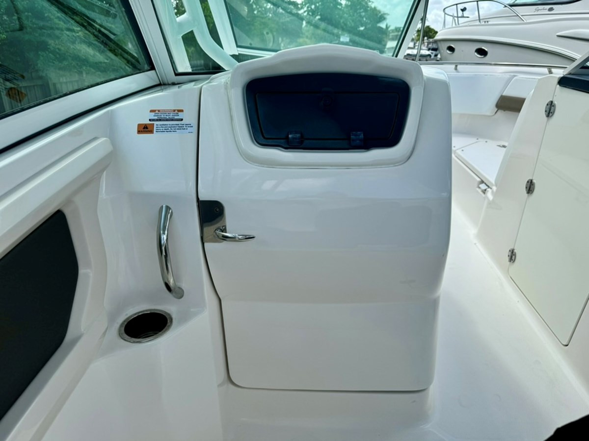 https://arconyachts.ams3.digitaloceanspaces.com/212104/conversions/large_4183543-optimize.jpg