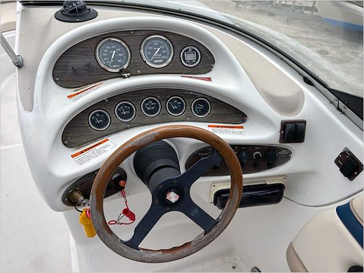 https://arconyachts.ams3.digitaloceanspaces.com/212161/conversions/large_4284815-optimize.jpg