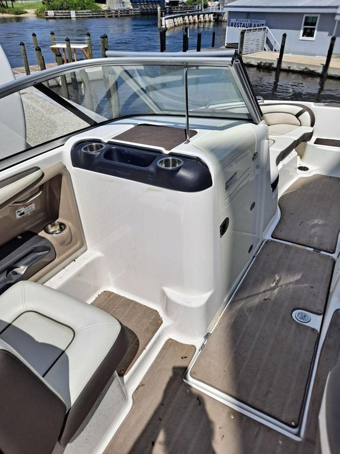 https://arconyachts.ams3.digitaloceanspaces.com/212366/conversions/large_4451319-optimize.jpg