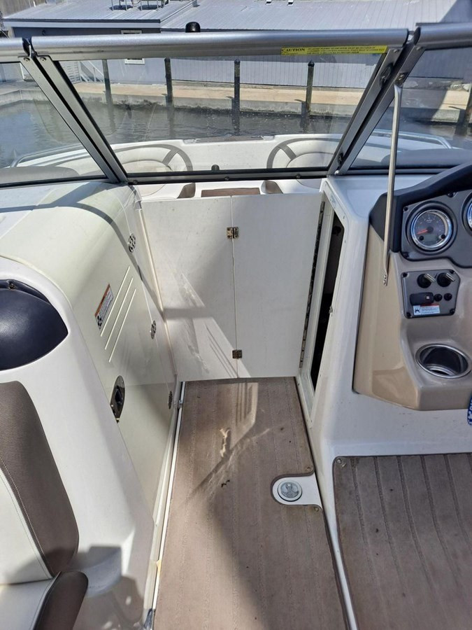 https://arconyachts.ams3.digitaloceanspaces.com/212383/conversions/large_4451329-optimize.jpg