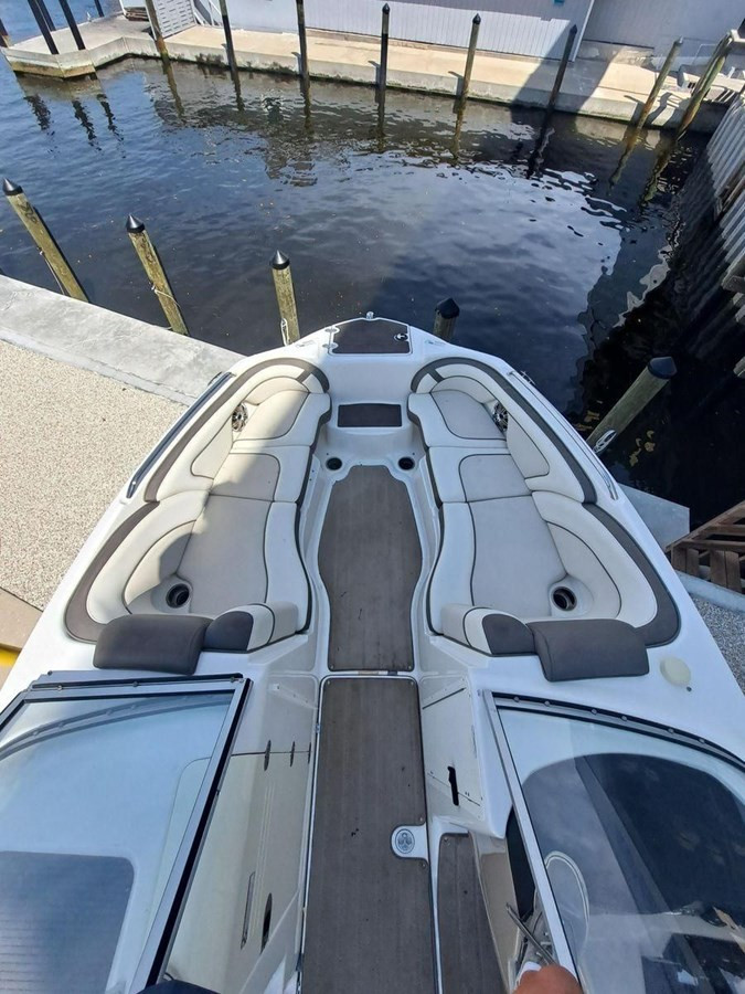 https://arconyachts.ams3.digitaloceanspaces.com/212389/conversions/large_4451332-optimize.jpg