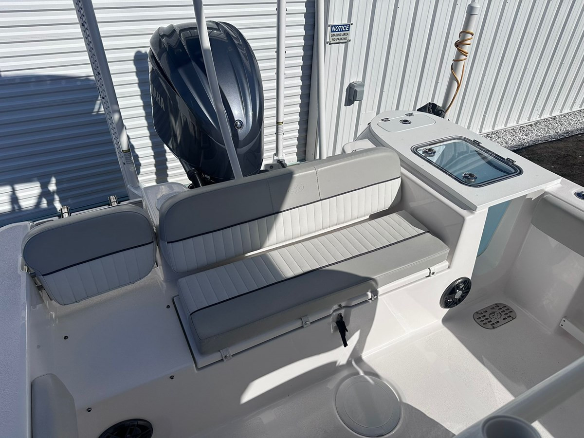https://arconyachts.ams3.digitaloceanspaces.com/212395/conversions/large_4518579-optimize.jpg