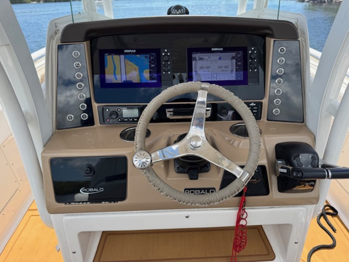 https://arconyachts.ams3.digitaloceanspaces.com/212550/conversions/large_4747116-optimize.jpg