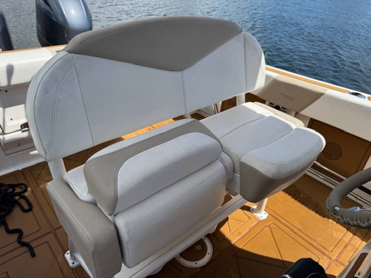 https://arconyachts.ams3.digitaloceanspaces.com/212551/conversions/large_4747117-optimize.jpg