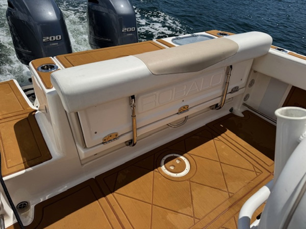 https://arconyachts.ams3.digitaloceanspaces.com/212553/conversions/large_4747118-optimize.jpg