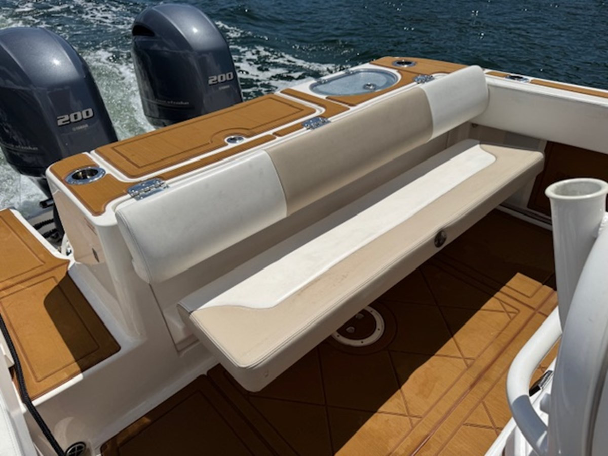 https://arconyachts.ams3.digitaloceanspaces.com/212555/conversions/large_4747119-optimize.jpg