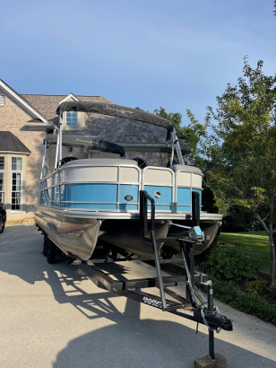 24' SOUTH BAY 224 RS