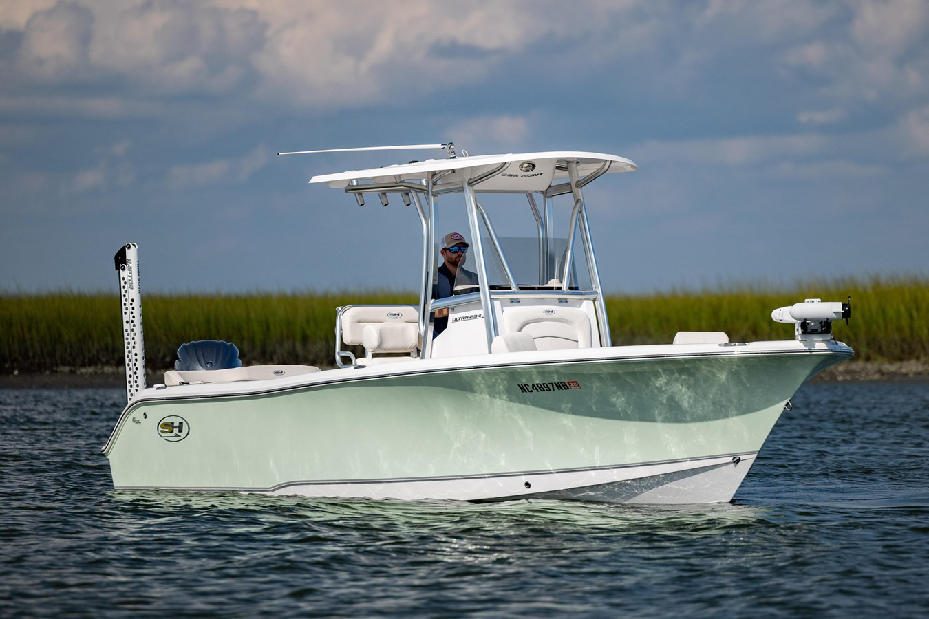 2023 SEA HUNT ULTRA 234