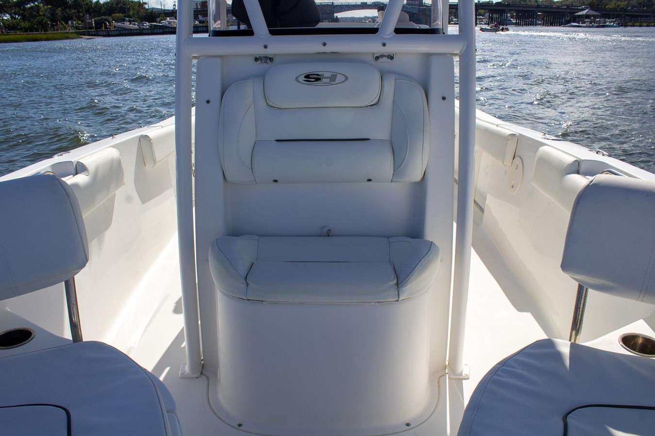 2016 SEA HUNT 234 ULTRA