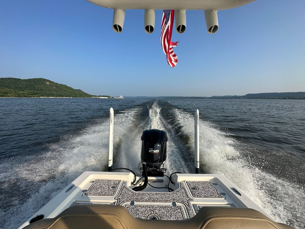 2017 KEY WEST 230 BAY REEF