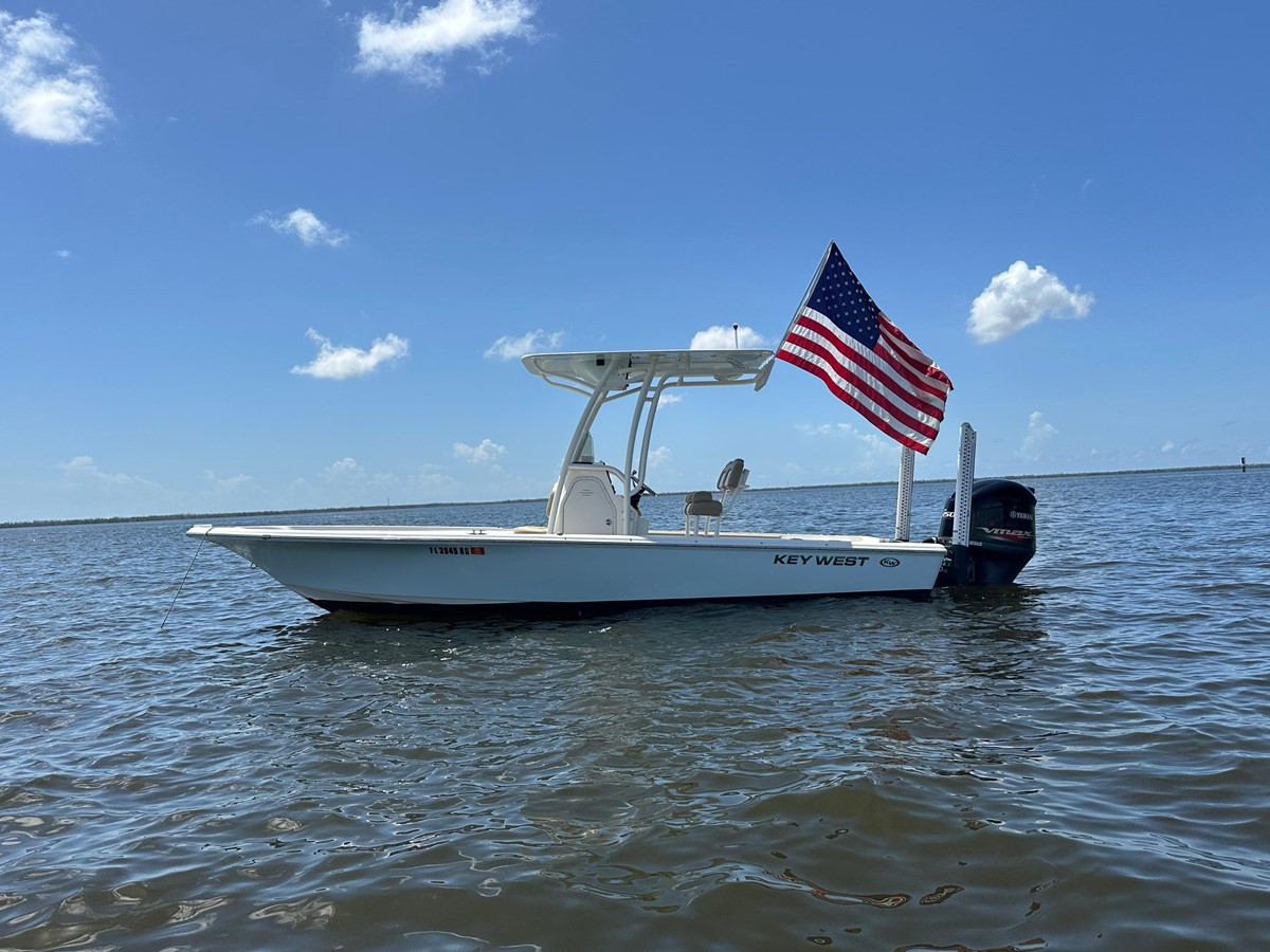 2017 KEY WEST 230 BAY REEF